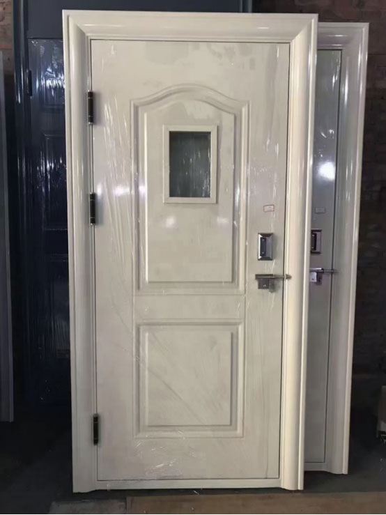 巴音郭楞学校教室门