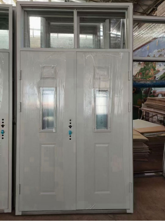 巴音郭楞学校教室门 巴音郭楞学校教室门