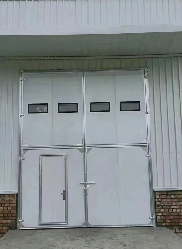 巴音郭楞工业门在设备装配车间出入口的实施记录