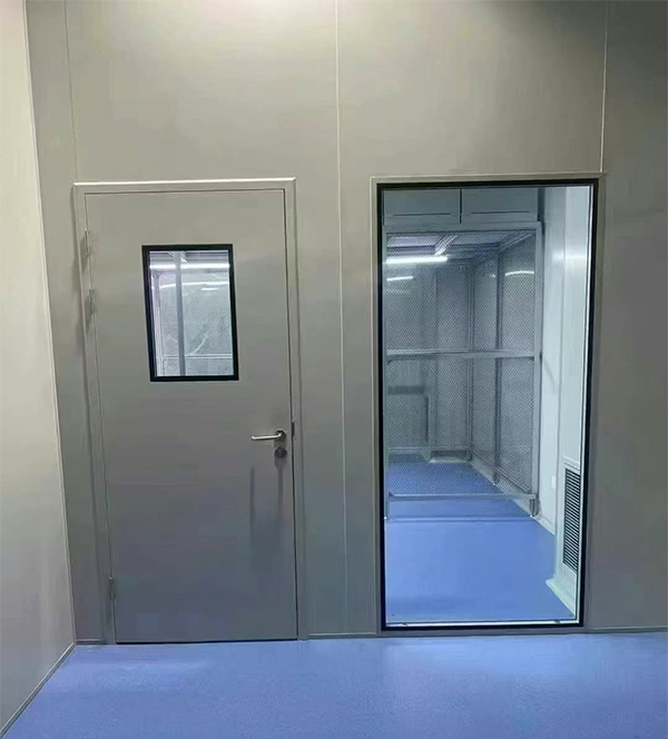 学校教学楼完成巴音郭楞防火门标准化安装